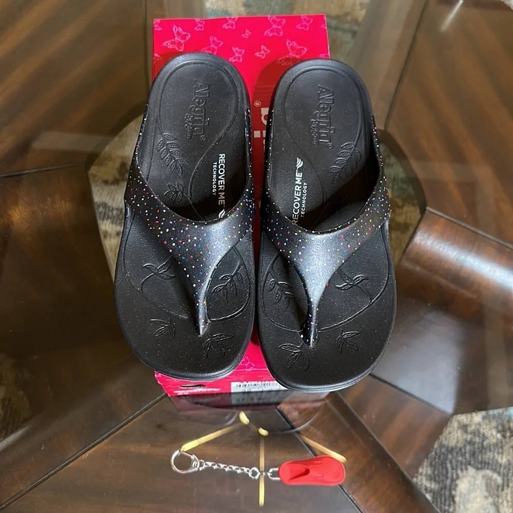 Alegria Ode Printed Thong Sandals Sprinkle Sz 6-6.5‎ Black Multi